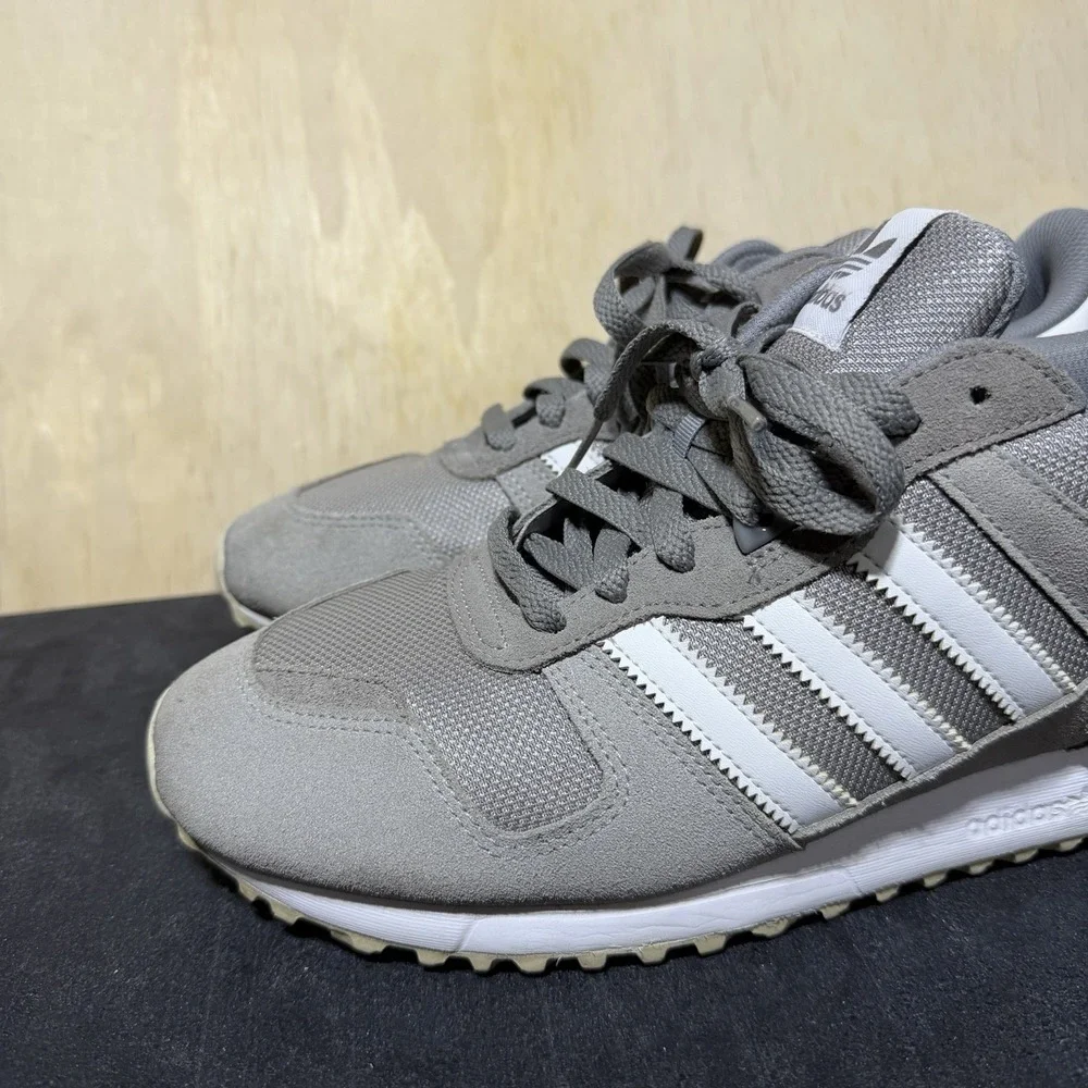 Adidas Originals ZX 700 Mens 10.5 Gray White Suede Mesh Retro Sneakers BB1213